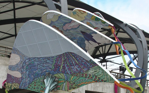 火車站的未來感，讓飄逸挺拔的風箏公共藝術展現獨有風味