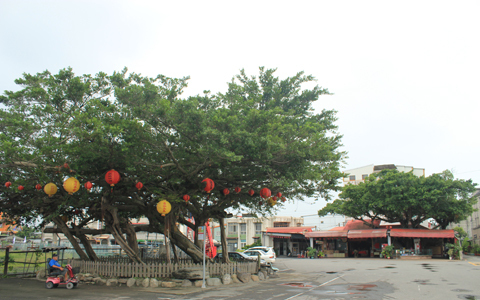 二結王公廟前廣場，是為整個二結村的中心地帶，有廣大的空間腹地。